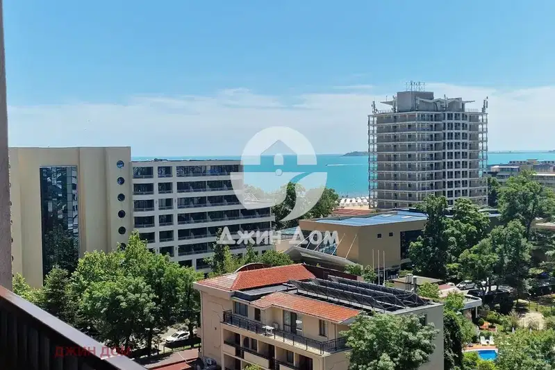 Two-room apartment with sea view in Sunny Beach