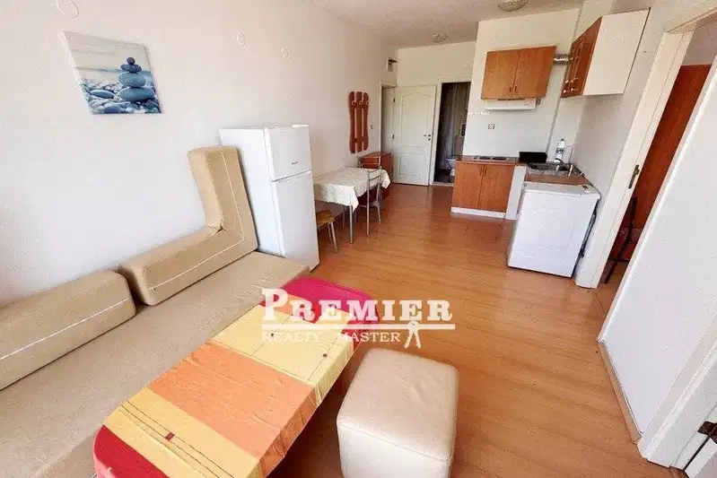 Three-room apartment in Sunny Beach with terrace