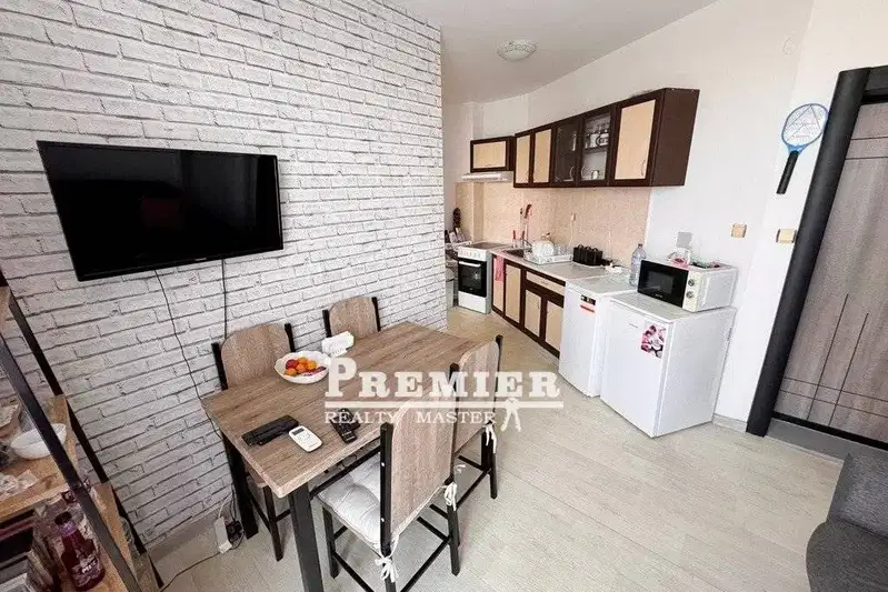 Three-room apartment in Sunny Beach with terrace