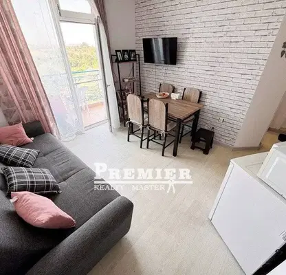 Photo 2 — Three-room apartment in Sunny Beach with terrace