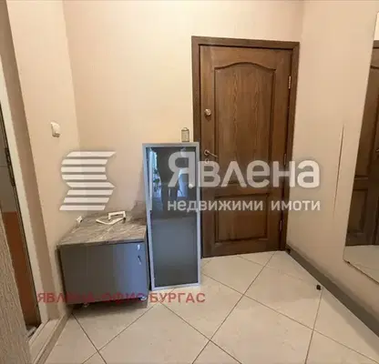 Снимка 4 — Двустаен апартамент с тераса в Несебър, близо до морето