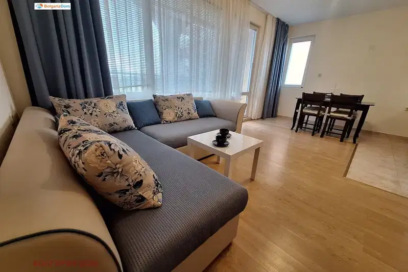 Three-room apartment with pool view in Nesebar
