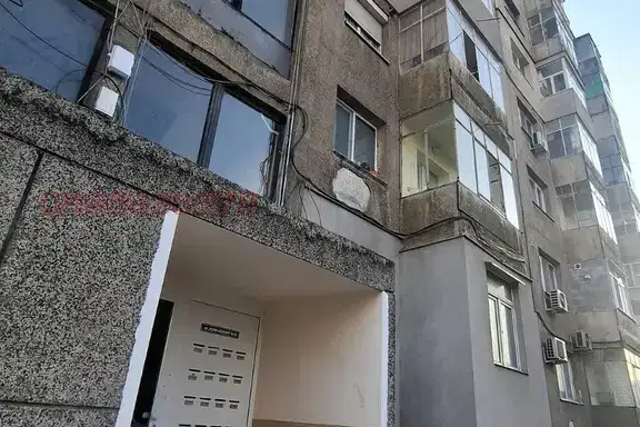 Three-room apartment in Zapad, Pazardzhik with elevator