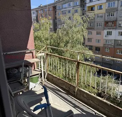 Снимка 3 — Двустаен апартамент в Перник, Ладовица с балкони