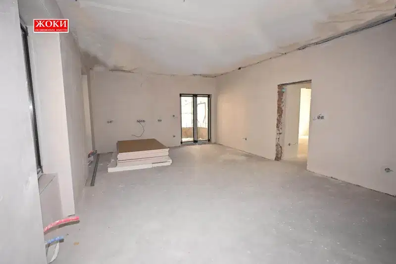 Three-room apartment 126 sq m in Iztok district, Pernik