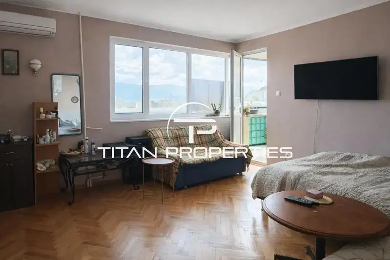 4-room apartment with panoramic terrace in Kamenitsa 1, Plovdiv