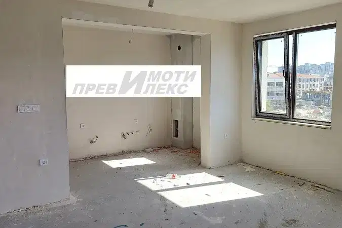 Четиристаен апартамент в Коматевски възел, Пловдив с две тераси