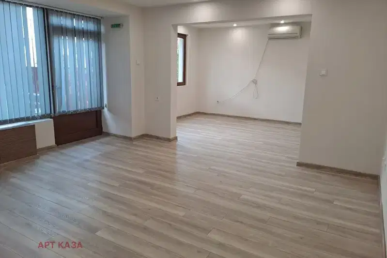 Тристаен апартамент в Пловдив, Кършияка