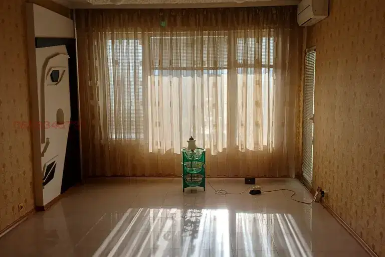 Three-room apartment in Kyuchuk Parizh, Plovdiv with two terraces