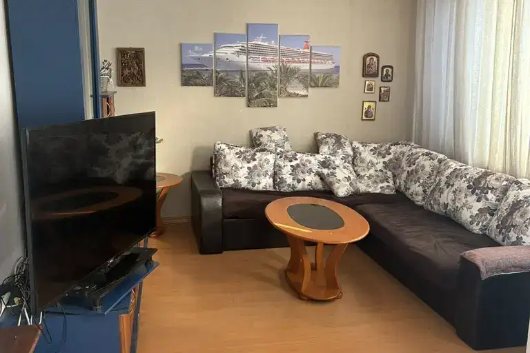 Three-room apartment with garage in Kyuchuk Parizh, Plovdiv