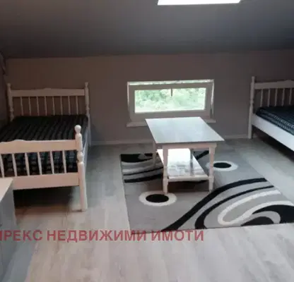 Снимка 4 — Едностаен апартамент в Кючук Париж, Пловдив на последен етаж