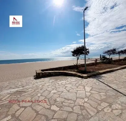 Photo 4 — Three-room apartment with large terrace in Pomorie, first line