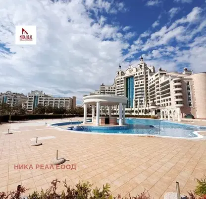 Photo 5 — Three-room apartment with large terrace in Pomorie, first line