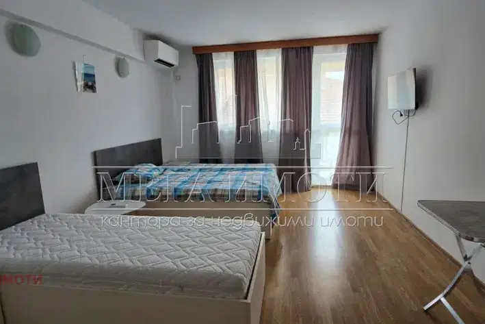 Spacious 3-room apartment with sea view in Primorsko