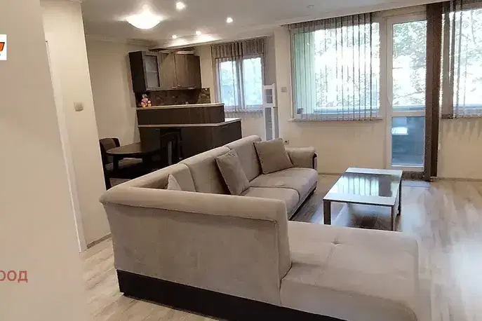 Three-room apartment in Center, Ruse with balcony