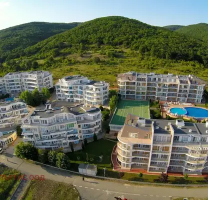 Снимка 4 — Студио с тераса в с. Кошарица, близо до Слънчев бряг
