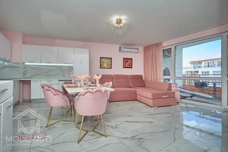 Two-room apartment with terrace on the first sea line in Ravda