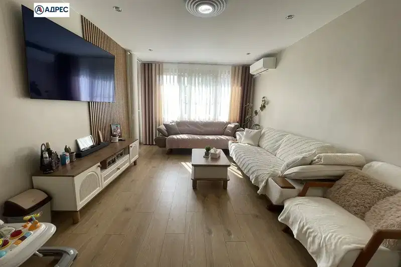 Three-room apartment in Shumen Center with new furniture
