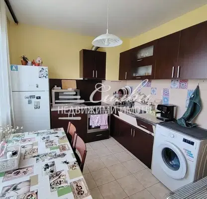 Photo 4 — Two-room apartment in Shumen, Everest district with two terraces