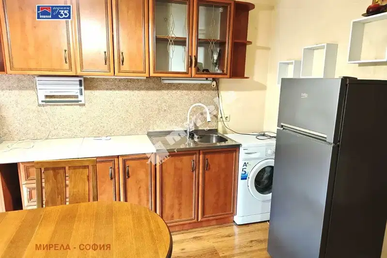1-стаен апартамент с балкон в Банишора, София