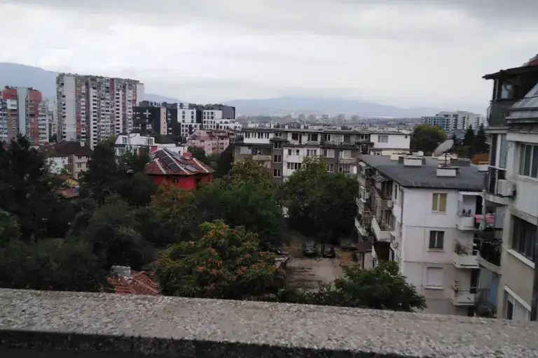 Двустаен апартамент с две тераси в Банишора, София