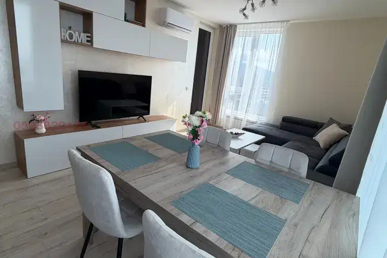 Three-room apartment with terrace in Banishora, Sofia
