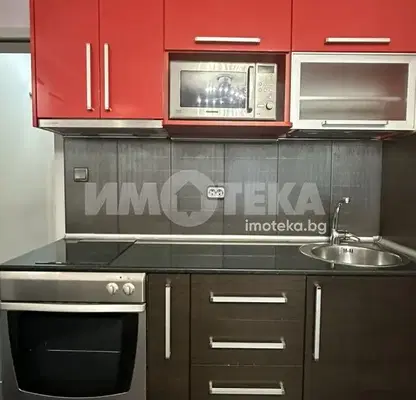 Снимка 3 — Двустаен апартамент в Борово с асансьор и паркомясто
