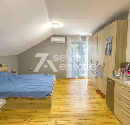 Photo 3 — Three-room apartment with two parking spaces in Center, Sofia