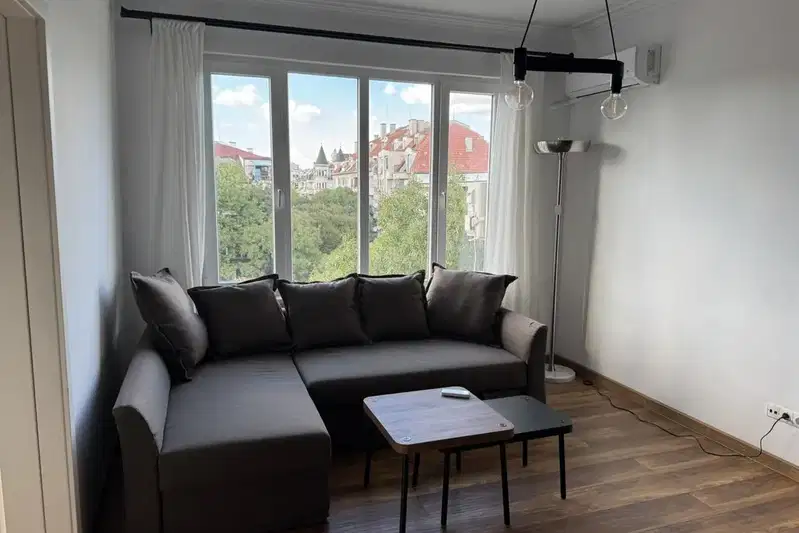 3-bedroom apartment in Sofia, Centyr