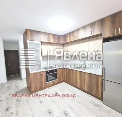 Снимка 3 — Тристаен апартамент с тераси в Център, София