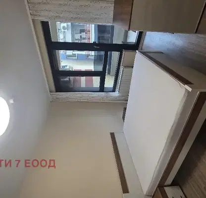 Снимка 4 — Двустаен апартамент в Дианабад с тераса и асансьор