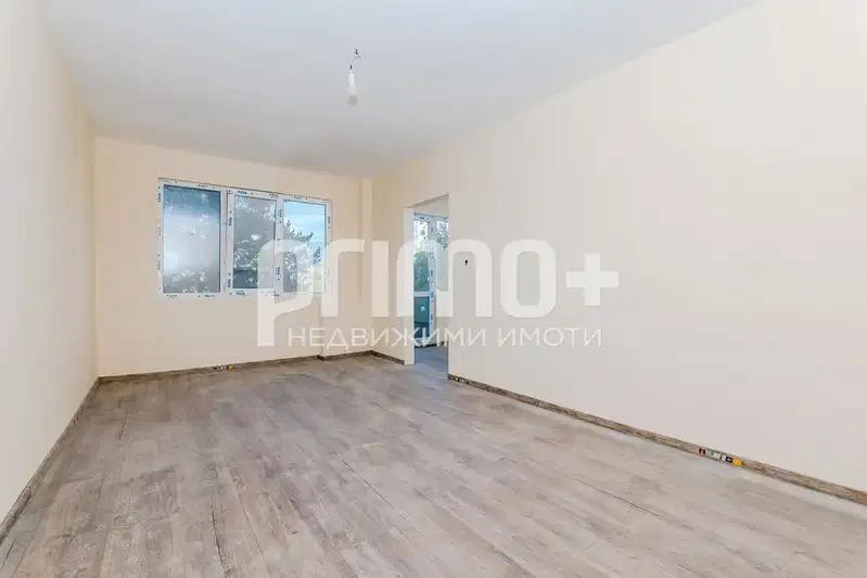 Three-room apartment in Druzhba 1 with terrace and elevator