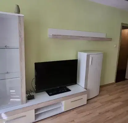 Photo 3 — Three-room apartment in Druzhba 1, renovated and furnished