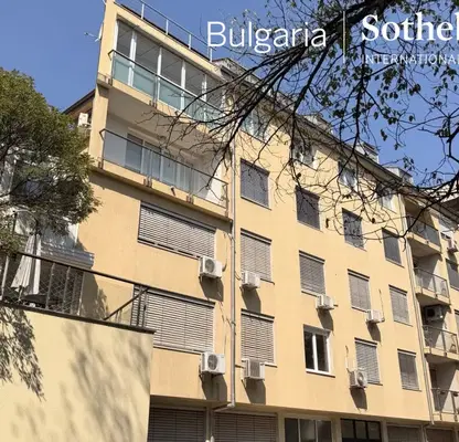 Снимка 2 — Просторен 4-стаен апартамент в Гео Милев с паркомясто
