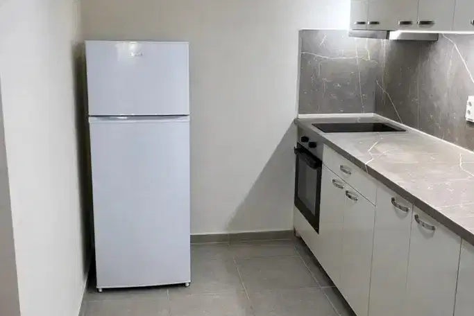 One-room apartment in Hadzhi Dimitar, ground floor, brick