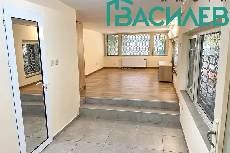 One-room apartment with private entrance in Hadzhi Dimitar
