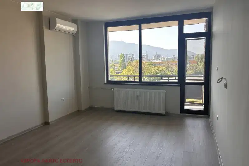 Тристаен апартамент в София, Красна поляна 3