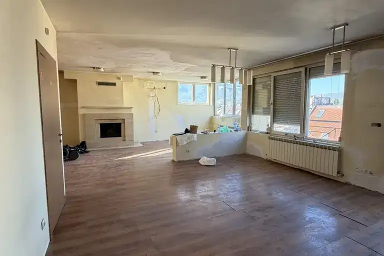 Spacious 3-room apartment with garage in Lagera, Sofia