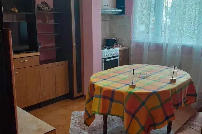 3-стаен апартамент в Левски с тераса и асансьор