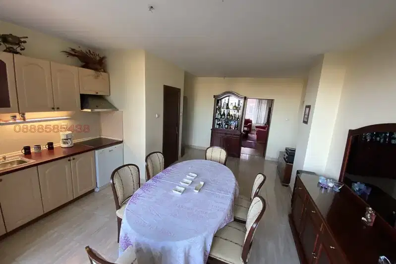 Spacious 3-room apartment in Lozenets with parking space