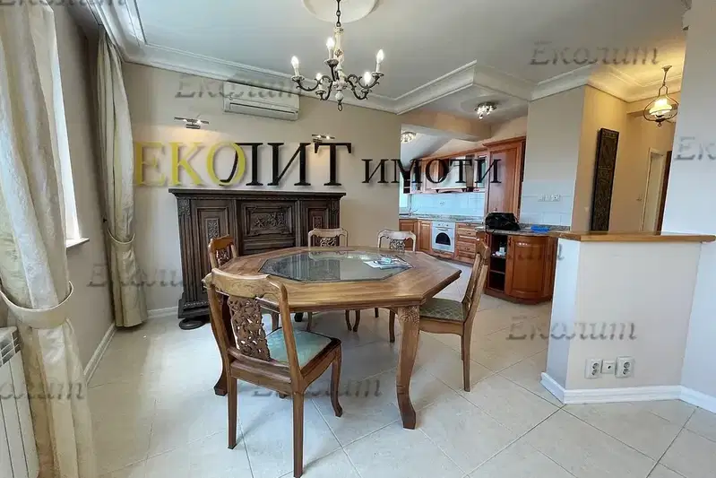 Тристаен апартамент в София, Лозенец