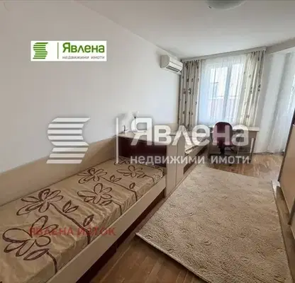 Photo 4 — Spacious 3-room apartment in Lozenets with functional layout