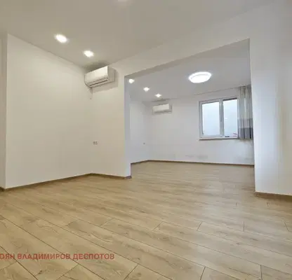 Photo 2 — Three-room apartment with two terraces in Lozenets, Sofia