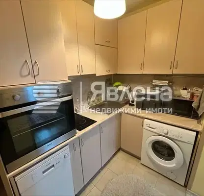 Снимка 4 — Тристаен апартамент в Люлин 7 с тераса и близо до метро