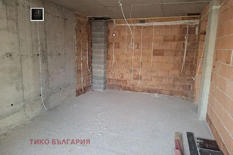 Two-room apartment in Malinova Dolina with storage