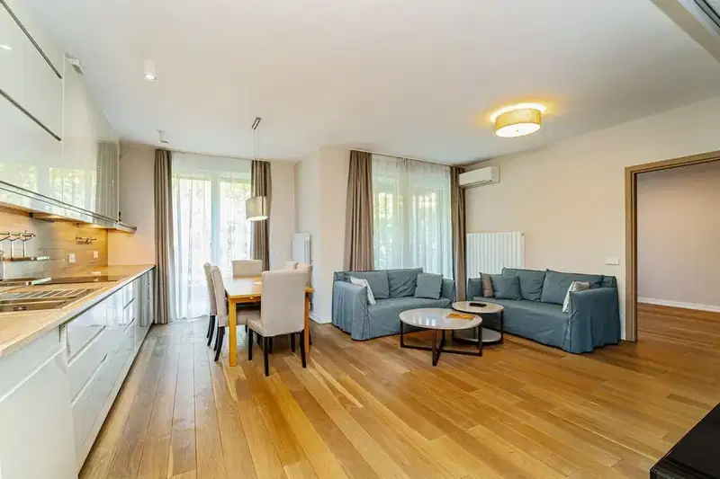 Spacious 4-room apartment with landscaped yard in Malinova dolina