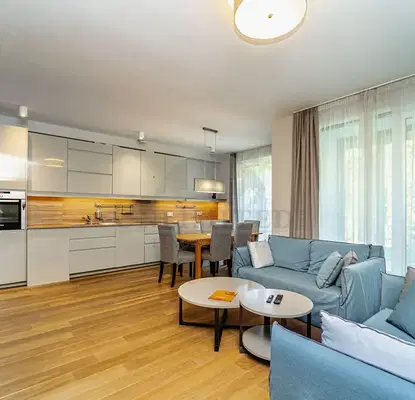 Photo 2 — Spacious 4-room apartment with landscaped yard in Malinova dolina