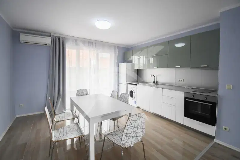 Three-room apartment in Manastirski Livadi with terrace