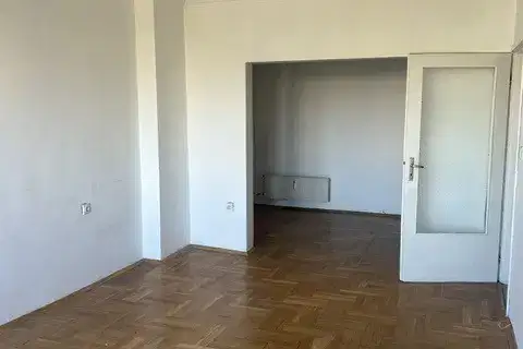 Тристаен апартамент в София, Младост 1