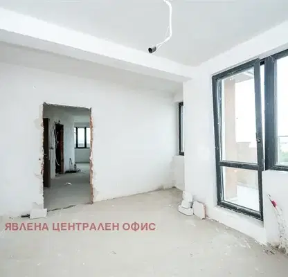 Снимка 3 — Просторен 4-стаен апартамент в Младост 1 с тераса и паркинг